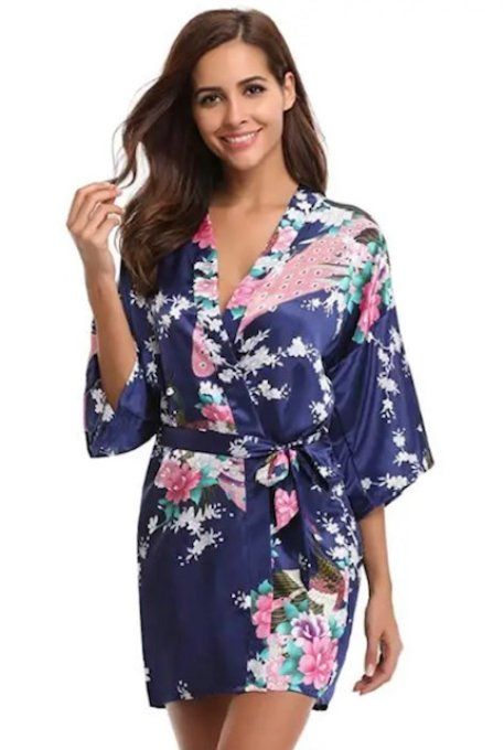 Le peignoir kimono pour femme est une pièce de lingerie emblématique